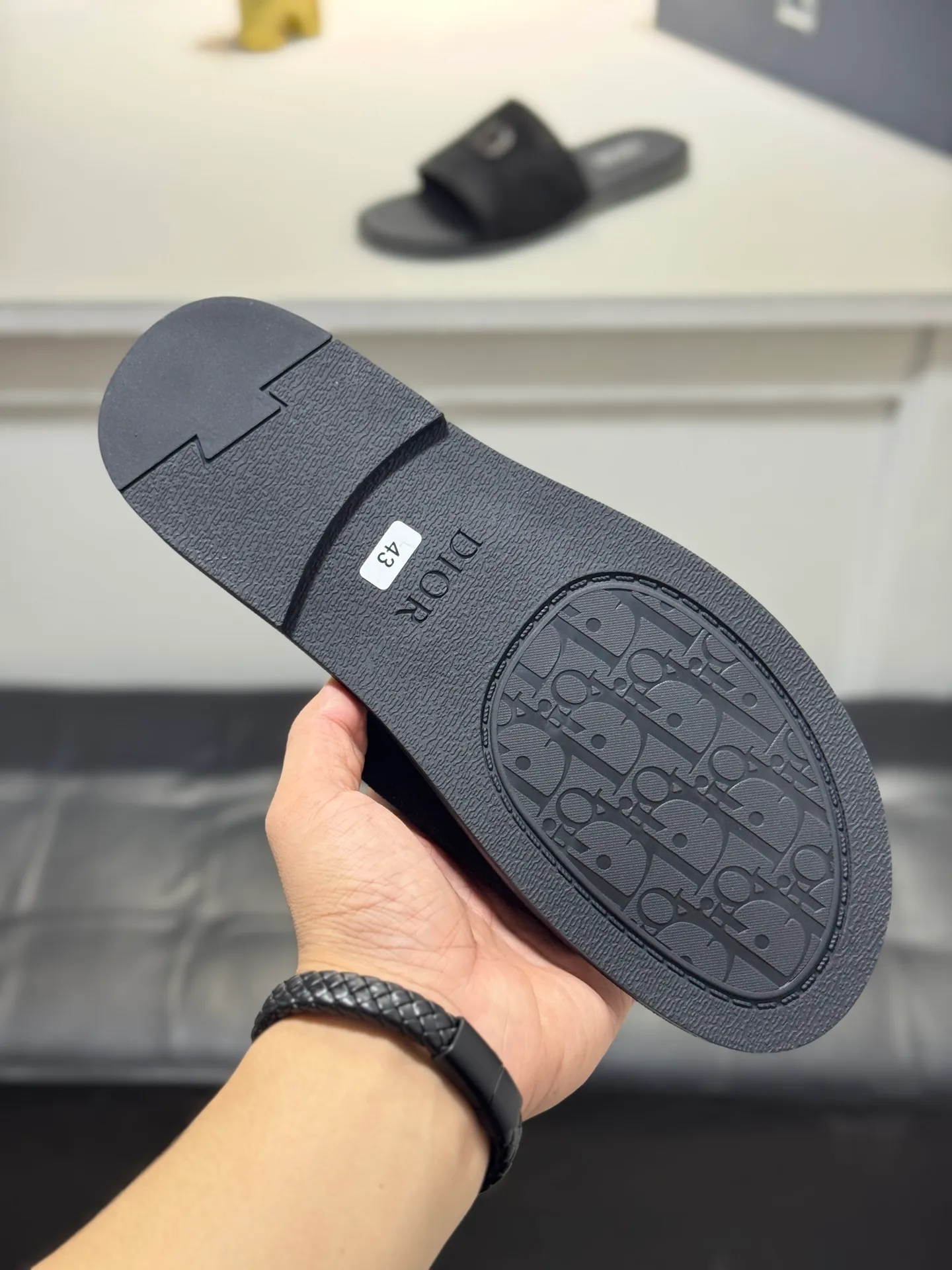 Men's men's shoes 💰320 [New style] 🦇🦇𝐂𝐡𝐫𝐢𝐬𝐭𝐢𝐚𝐧 𝐃𝐢𝐨𝐫 Dior slippers - the latest hot sandals, classic sandals, original replicas, super durable and versatile, cowhide leather with hardware accessories, very comfortable on the feet Look slim and white. Original molded outsole size: 38-44 (.45. Customized